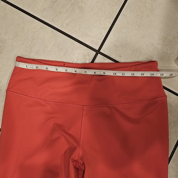 Victoria’s Secret Victoria Sport Capri Leggings - Picture 13 of 16